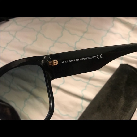 COPY - Tom Ford Anoushka Sunglasses in Black - Picture 8 of 8